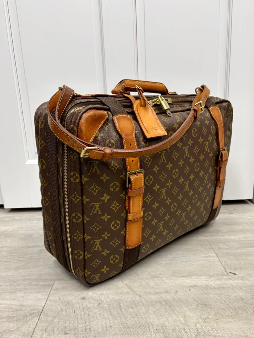 Vintage Authentic Louis Vuitton Monogram Satellite 53 Suitcase Travel Bag